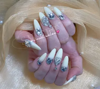 ネイル U·Mi nail salon所属・U·Mi 上野御徒町容のネイルデザイン