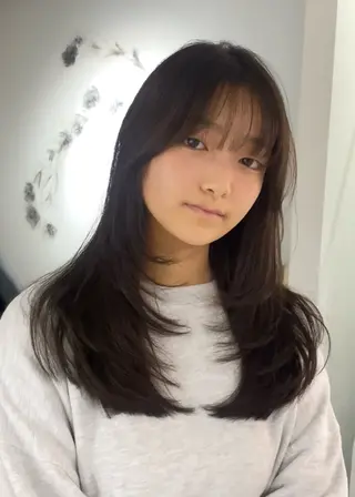セミロング カラー 鳴海 稜真のヘアスタイル