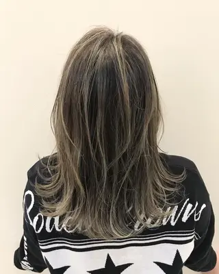 セミロング カラー 松本 潔樹のヘアスタイル