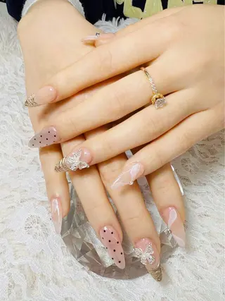 ネイル AURA NAIL🎀💅のネイルデザイン