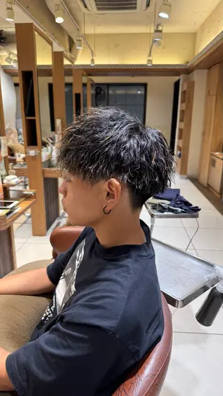 ショート カラー パーマ ヘアアレンジ メンズ 新宿のパーマ職人/ メンズパーマ/石見のヘアスタイル
