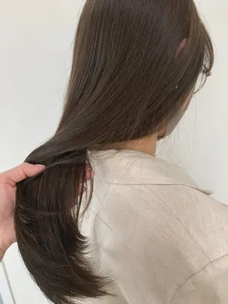 ロング カラー 山下 千明のヘアスタイル