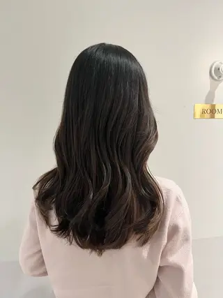 セミロング 大宮レイヤーカット× 透明感カラー　rioのヘアスタイル