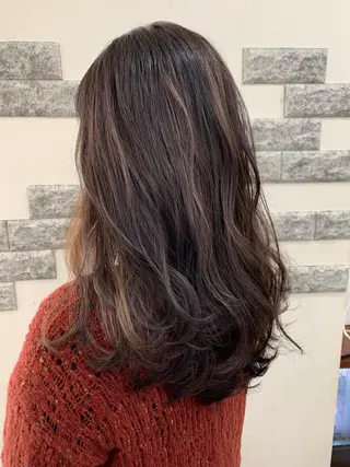 セミロング カラー 薄田 珠美のヘアスタイル