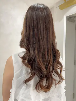 ロング ヘアアレンジ LAVENDIA 初音のヘアスタイル