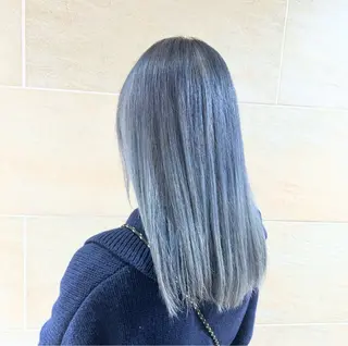 セミロング 武井 哉子のヘアスタイル