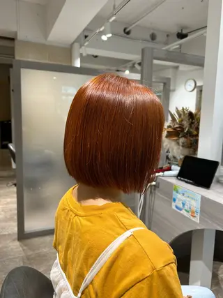 ショート カラー 武井 哉子のヘアスタイル