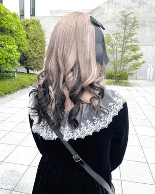 ロング カラー ヘアアレンジ 🩶【推しハイトーン 】yuzu🩶のヘアスタイル