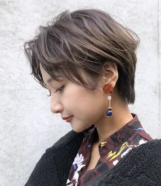 ショート 似合わせレイヤー 🤍みはな𝜗𝜚のヘアスタイル