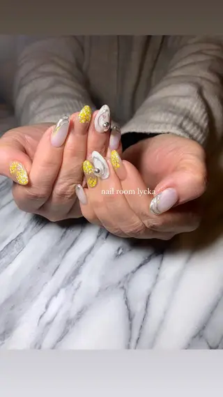 ネイル ﾈｲﾙﾙｰﾑﾘｯｶ 𝐦𝐚𝐲𝐮のネイルデザイン