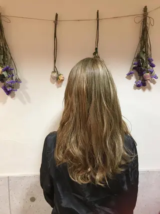 ロング カラー 🪐脱白髪染め 🪐松尾菜々美のヘアスタイル