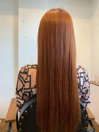 ロング カラー トップ スタイリストのヘアスタイル