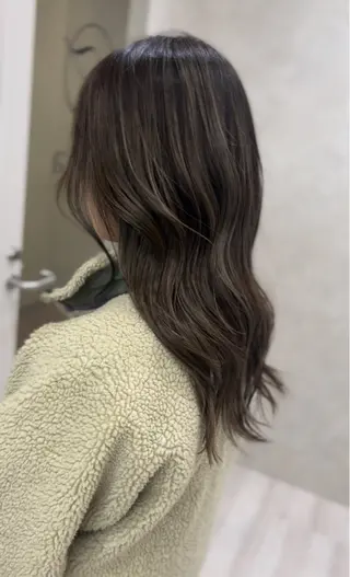ロング カラー ハイライト 透明感カラー松本のヘアスタイル