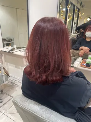 セミロング カラー 濱田輝レイヤー 韓国風 ハイトーンのヘアスタイル