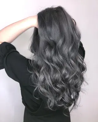ロング 手島 カミラのヘアスタイル