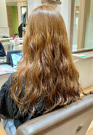 ロング パーマ イシカワ ユウタのヘアスタイル