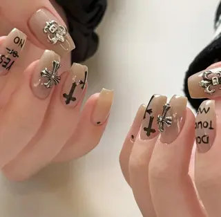ネイル Pure&Rich Nailのネイルデザイン