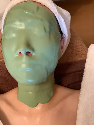 肌質改善サロン 来店プレゼントありのエステ・リラクイメージ