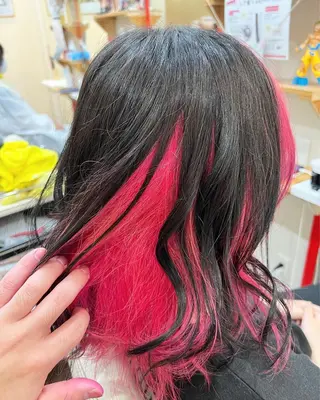 カラー まさき✂︎ブリーチ／ デザインカラーのヘアスタイル