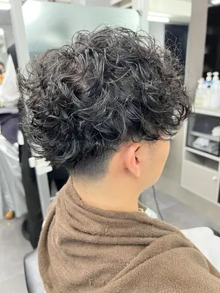 ミディアム パーマ メンズ 垢抜け・メンズパーマ 津山祐紀のヘアスタイル