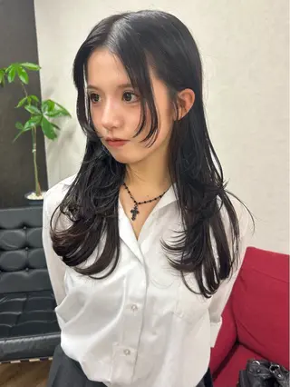 ロング レイヤー/インナー カラー🦋ルイのヘアスタイル