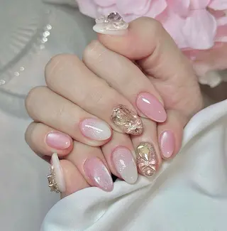ネイル Hin Nailsのネイルデザイン