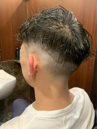 ショート パーマ メンズ 羽木 隆徒のヘアスタイル