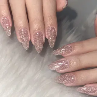 ネイル LAVISH nanamiのネイルデザイン