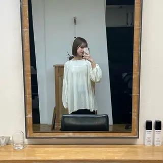 ミディアム mina / 透明感ベージュカラーのヘアスタイル