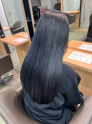 ロング カラー 山中 欧輔のヘアスタイル