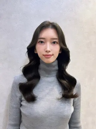 ロング カラー ヘアアレンジ 🩷韓国ヘア/ヨシン モリ🩷Maikaのヘアスタイル