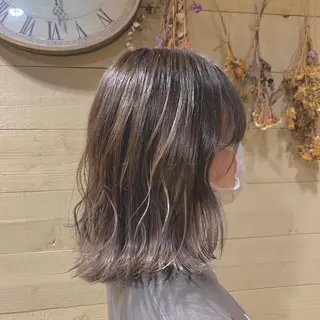 ミディアム カラー クワハラ イオリのヘアスタイル