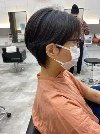 ショート カラー パーマ ヘアアレンジ メンズ キッズ ネイル マツエク・マツパ 韓国🇰🇷レイヤー カットオリーブカラーのヘアスタイル
