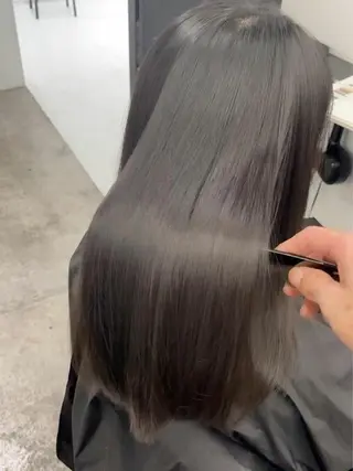 黒染め落とし ムラ修正　ハイトーンのヘアスタイル