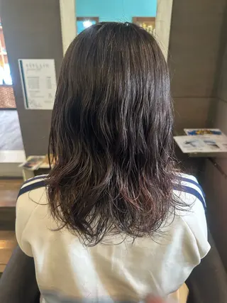 セミロング パーマ 安達 望のヘアスタイル