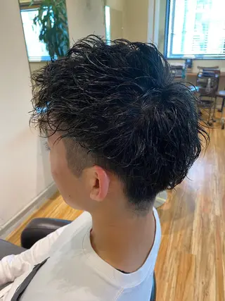 ショート パーマ メンズ 三戸 修平のヘアスタイル