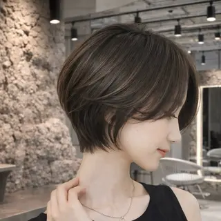 ショート カラー 《髪質改善✖️レイヤ ー🩶》ナオヤのヘアスタイル