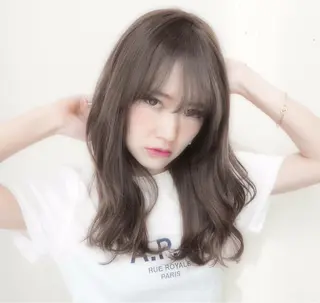 セミロング ロング カラー レイヤー べージュ 白石研太のヘアスタイル