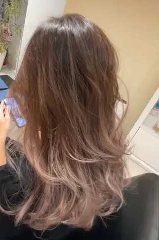 ミディアム カラー NINE＋/代表 ブリーチ特化型サロンのヘアスタイル