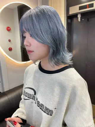 ミディアム カラー TATSUブリーチ/ ミルクティーベージュのヘアスタイル