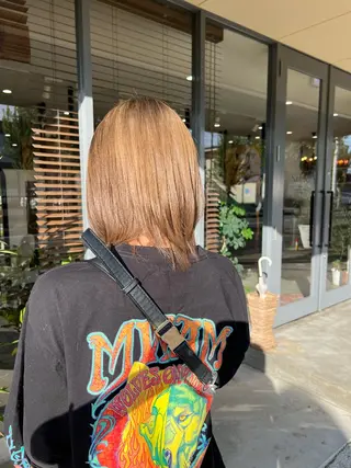 ミディアム カラー cyan Amiのヘアスタイル