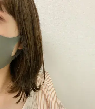 ミディアム カラー よこもり あいのヘアスタイル