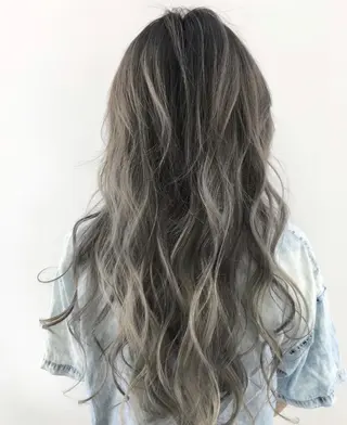 ロング アダチ コウスケのヘアスタイル