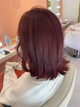 ミディアム カラー 梛木 唯のヘアスタイル