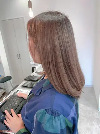 セミロング カラー やまこし 美裕樹のヘアスタイル