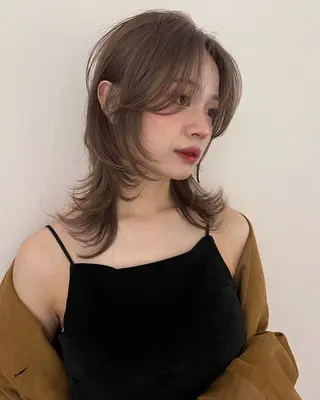 ミディアム カラー aya / ニュアンスカラーのヘアスタイル