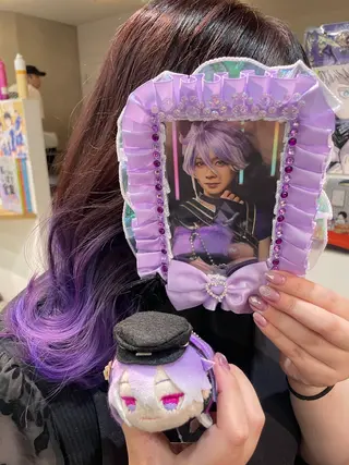 ロング カラー インナーカラー 推し ブリーチ  髪質改善のヘアスタイル