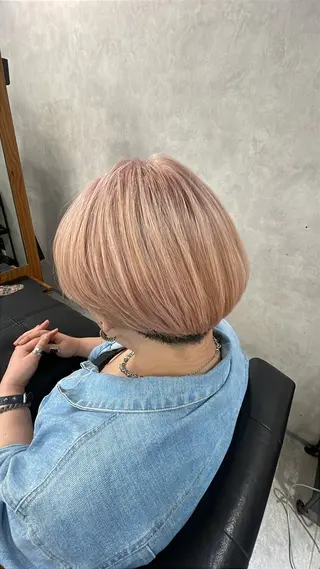 ショート カラー 荒川 桃花のヘアスタイル