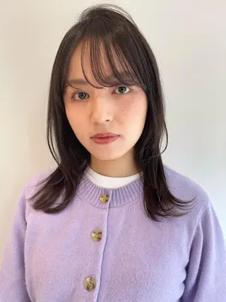 セミロング 山口 莉奈のヘアスタイル