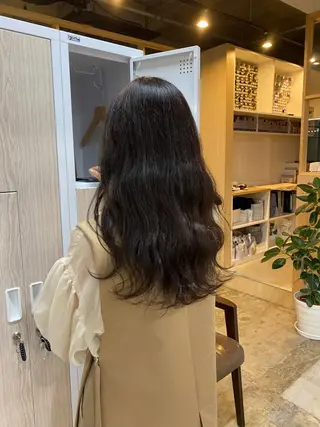 ロング カラー 茜璃/ブリーチカラー /レイヤーカットのヘアスタイル